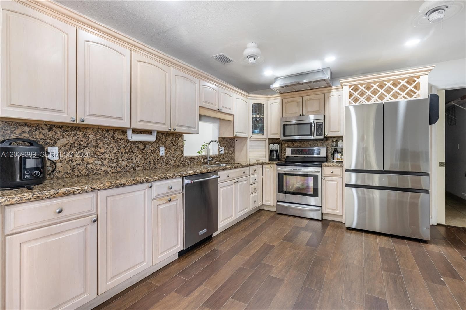 19323 Carolina Cir photo 1