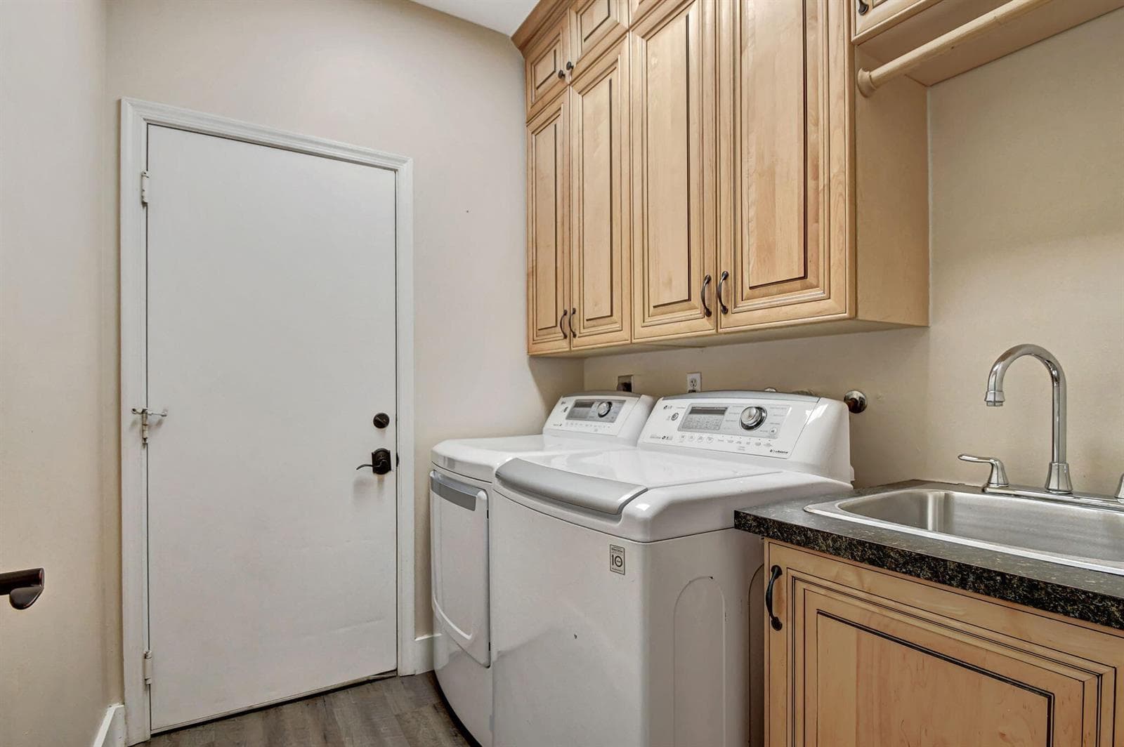 23437 Water Circle photo 19