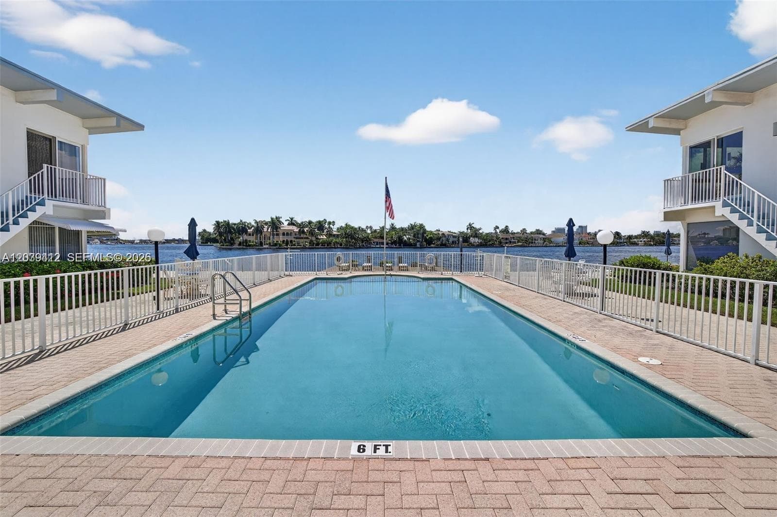 425 Bayshore Dr d-3 photo 3
