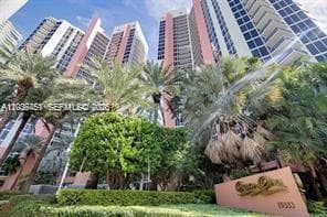 19333 Collins Ave 1109 photo 3