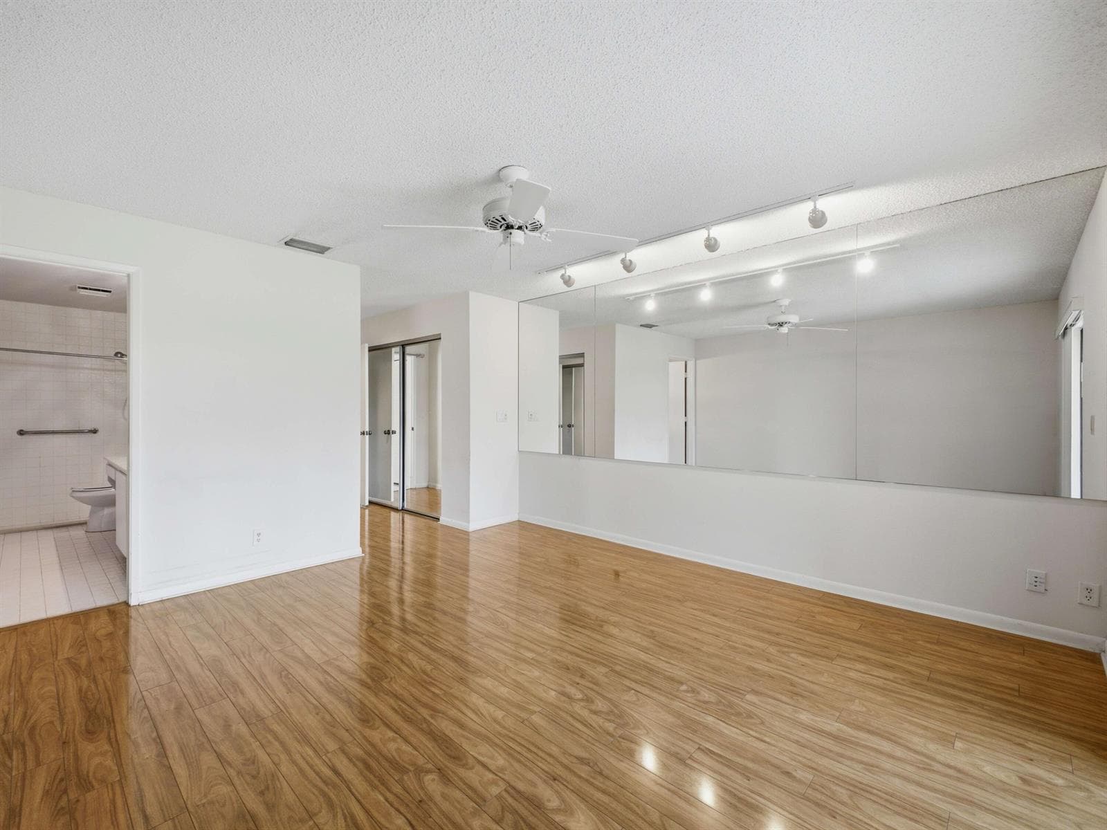 6200 Kings Gate Circle photo 17