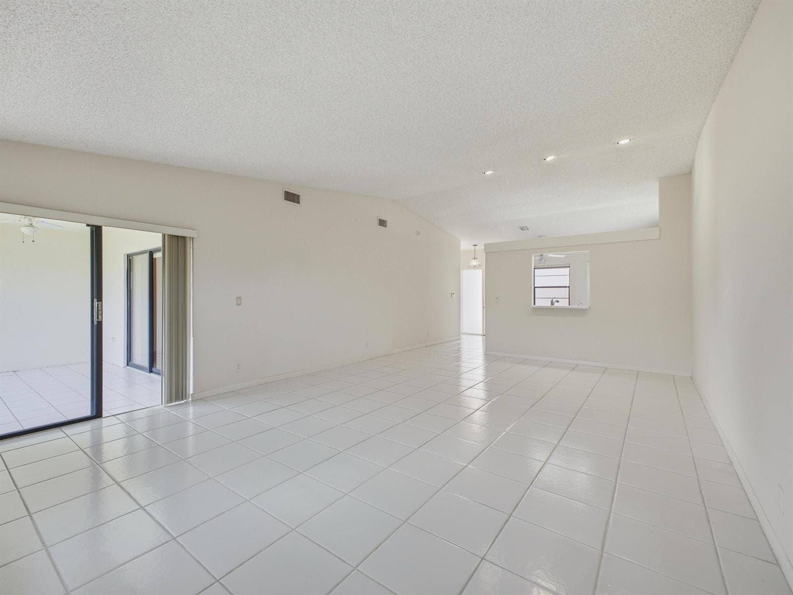 6200 Kings Gate Circle photo 10