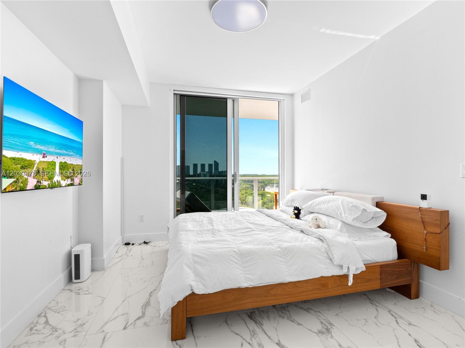 16385 Biscayne Blvd 1117 photo 11