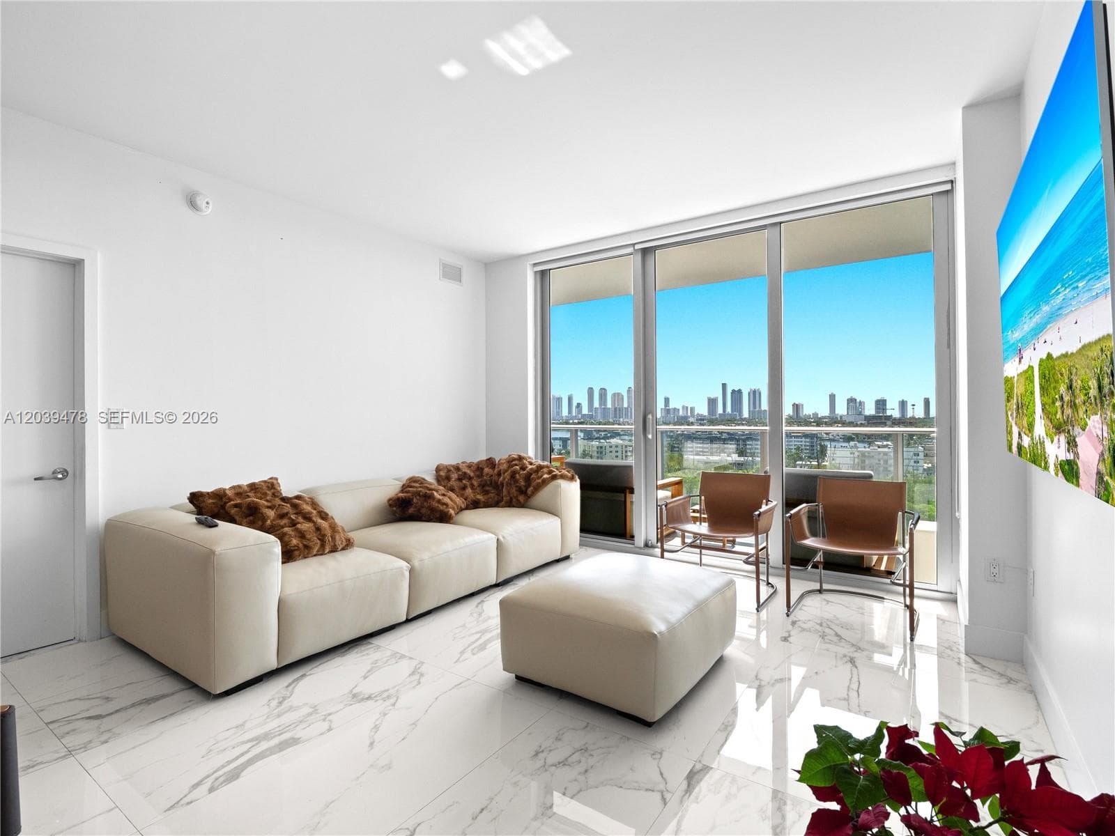 16385 Biscayne Blvd 1117 photo 4