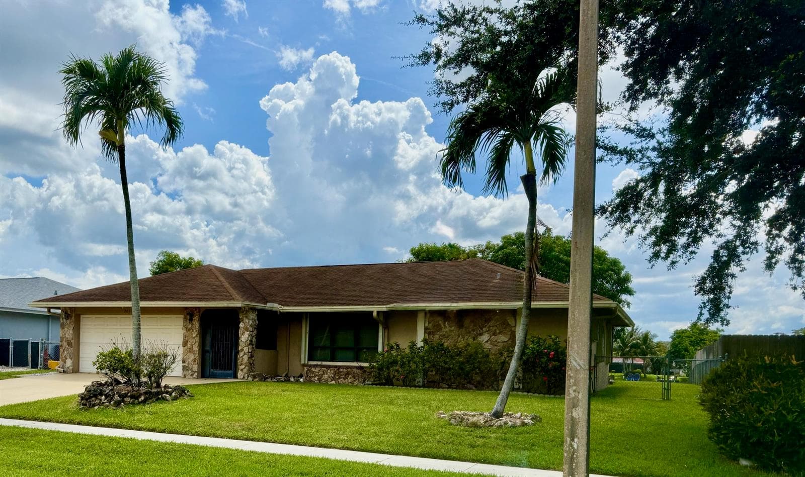 264 Las Palmas Street photo 2