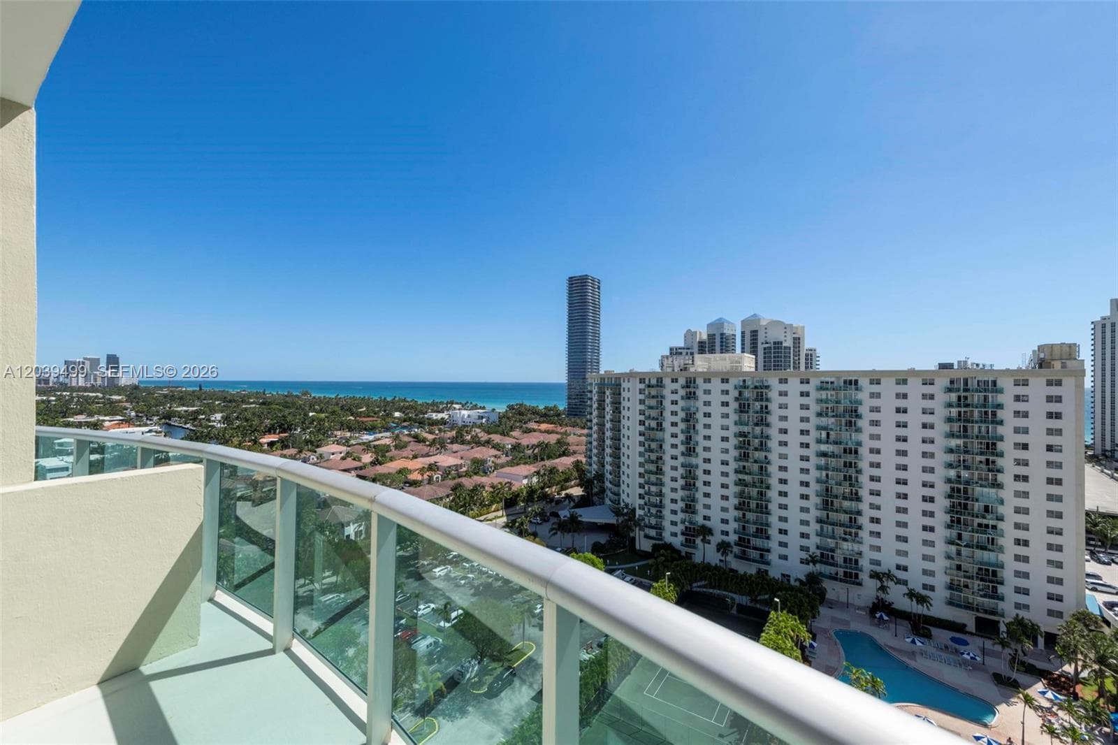 19380 Collins Ave PH-6 photo 3