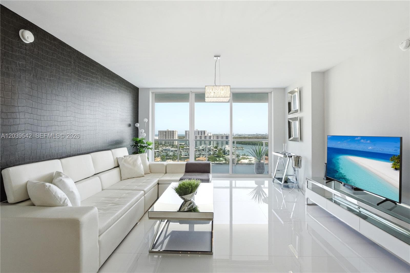 400 Sunny Isles Blvd 1817 photo 5