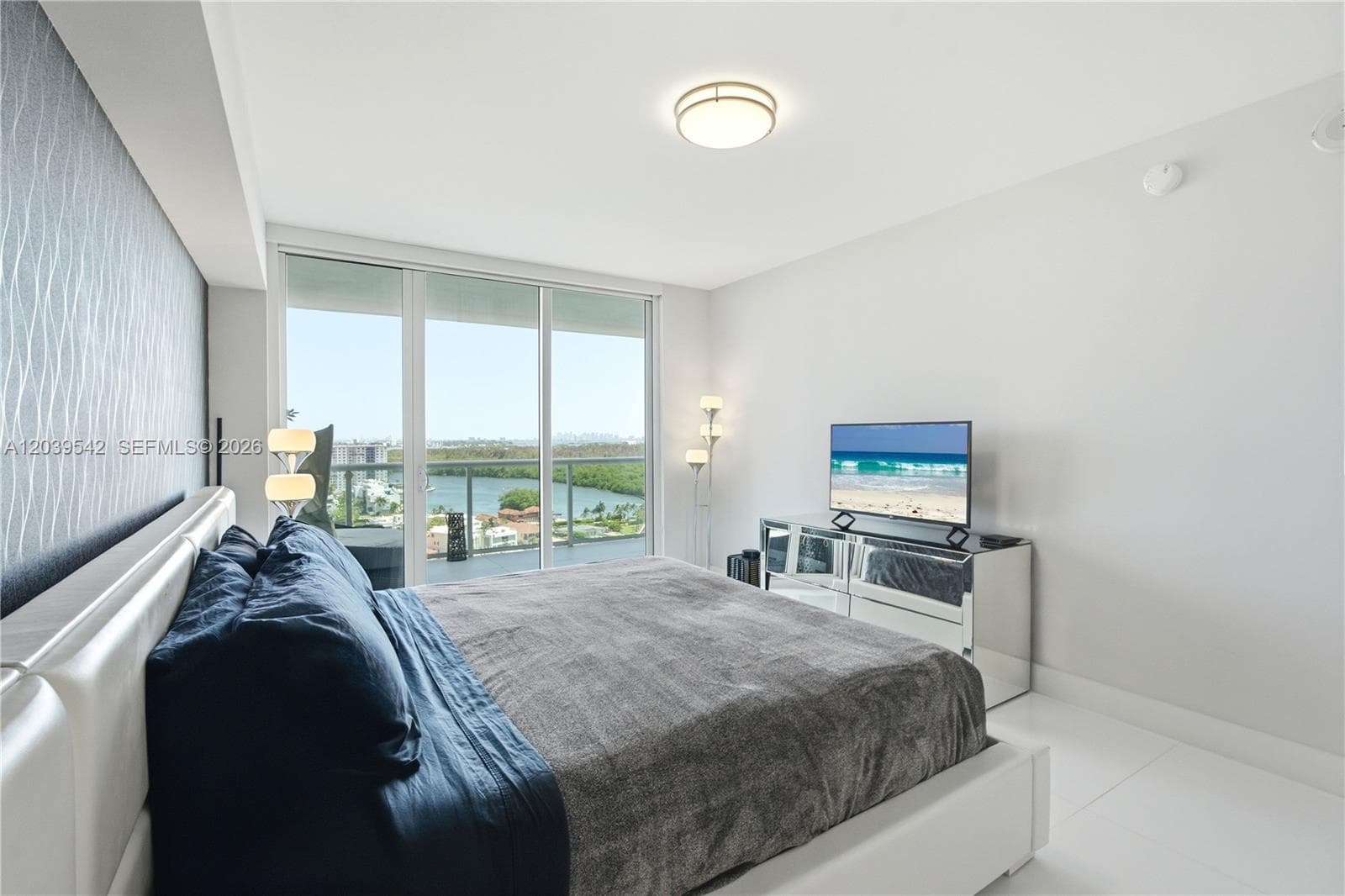 400 Sunny Isles Blvd 1817 photo 10