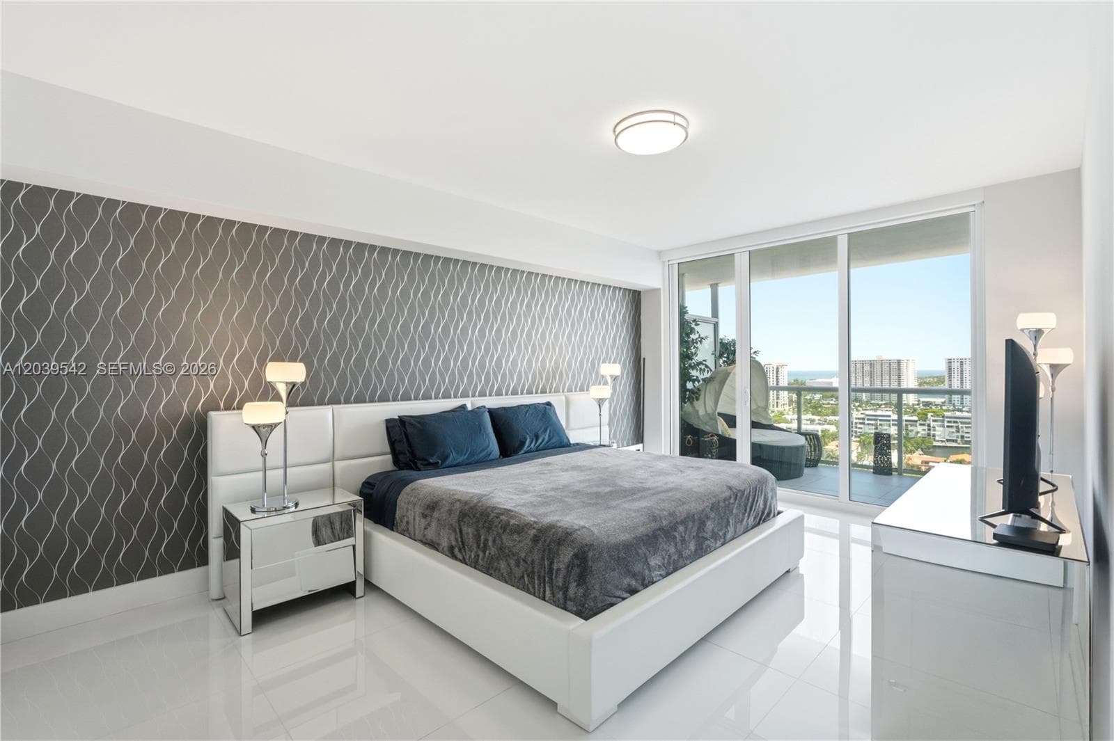 400 Sunny Isles Blvd 1817 photo 11