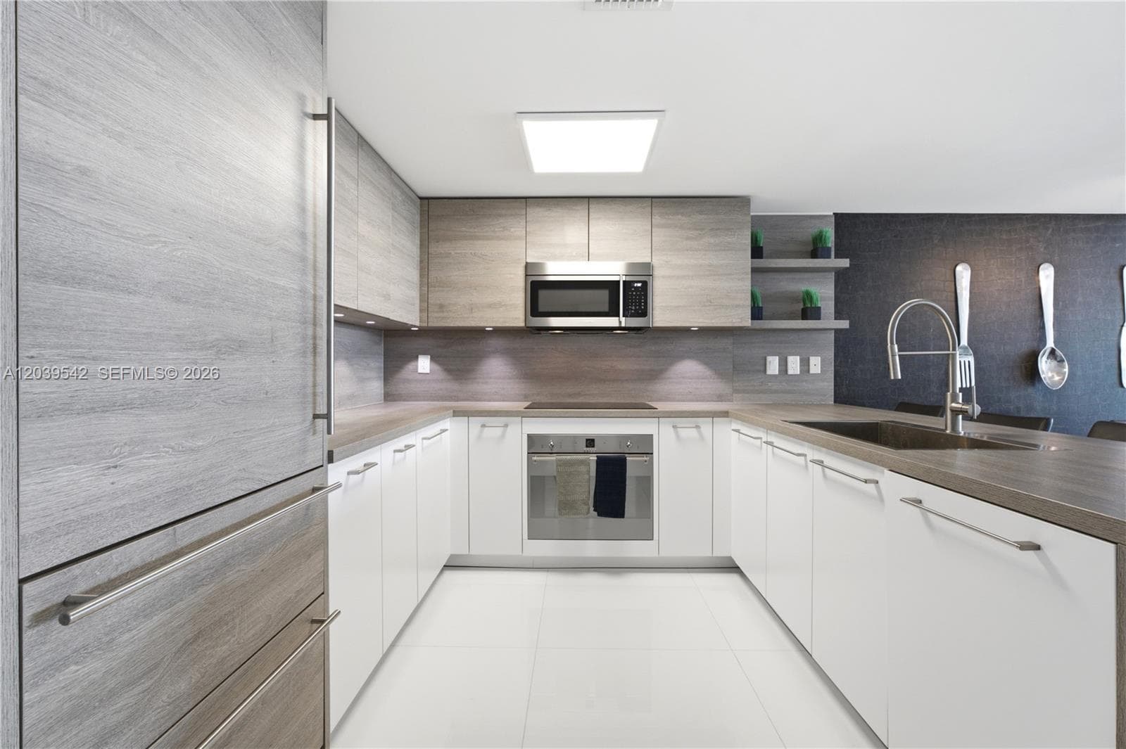 400 Sunny Isles Blvd 1817 photo 8