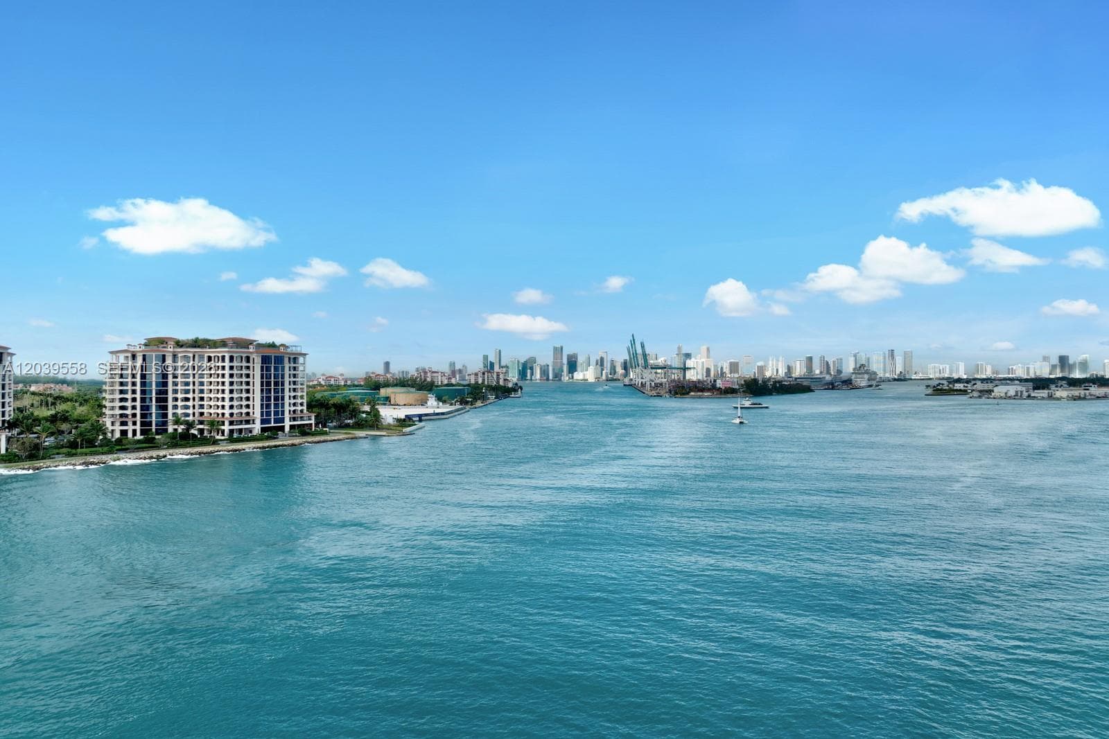 6800 Fisher Island Dr 6825 photo 3