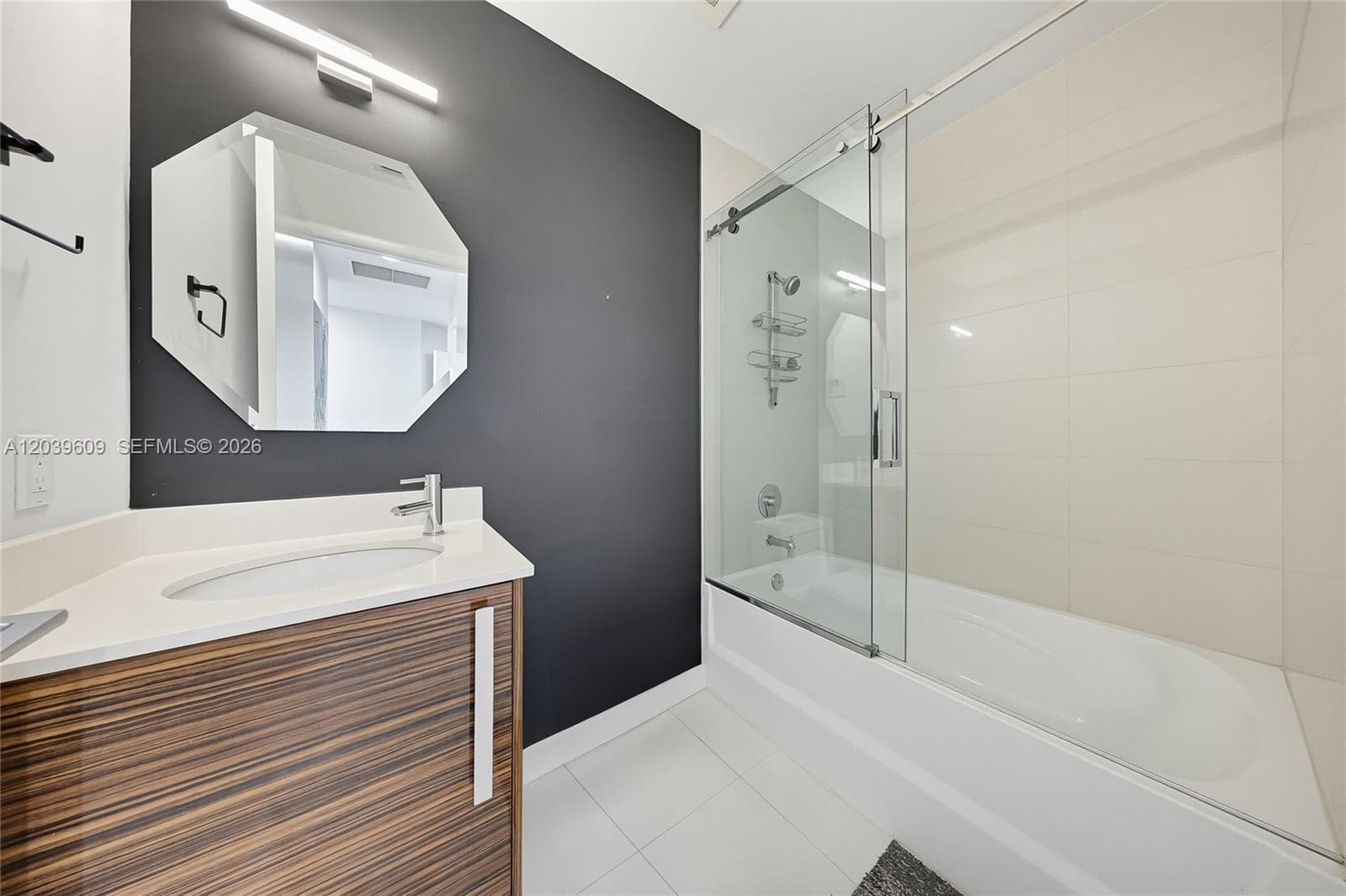2020 N Bayshore Dr 1708 photo 13