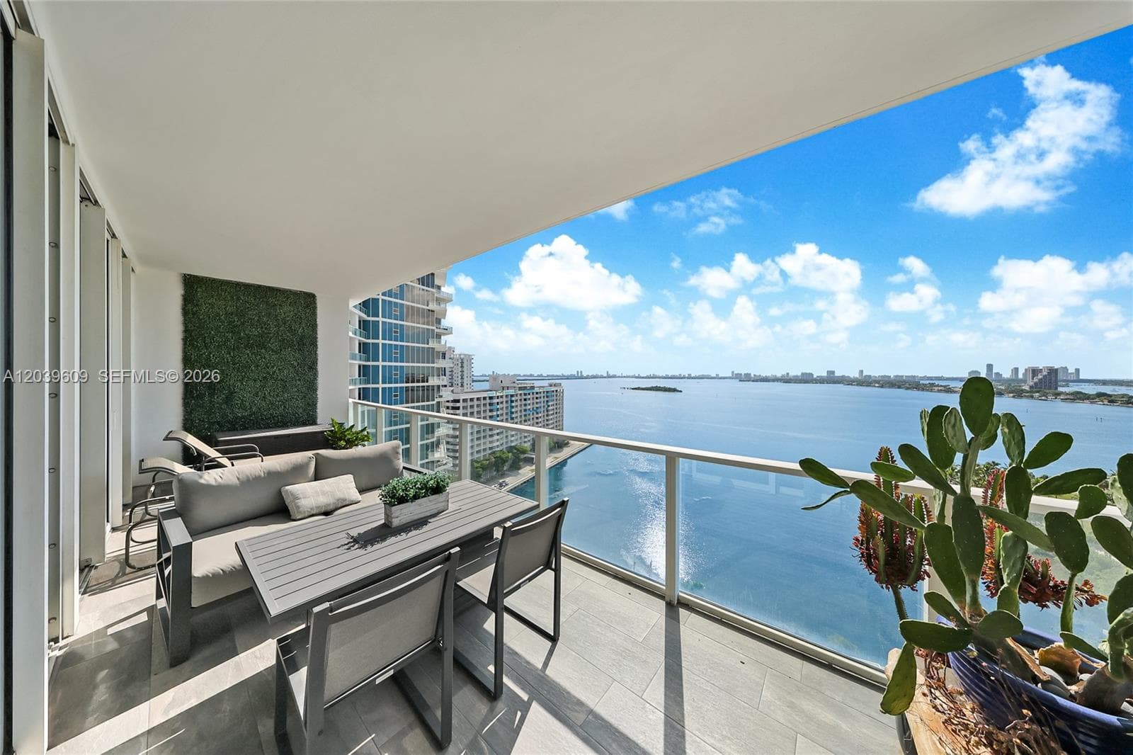 2020 N Bayshore Dr 1708 photo 16