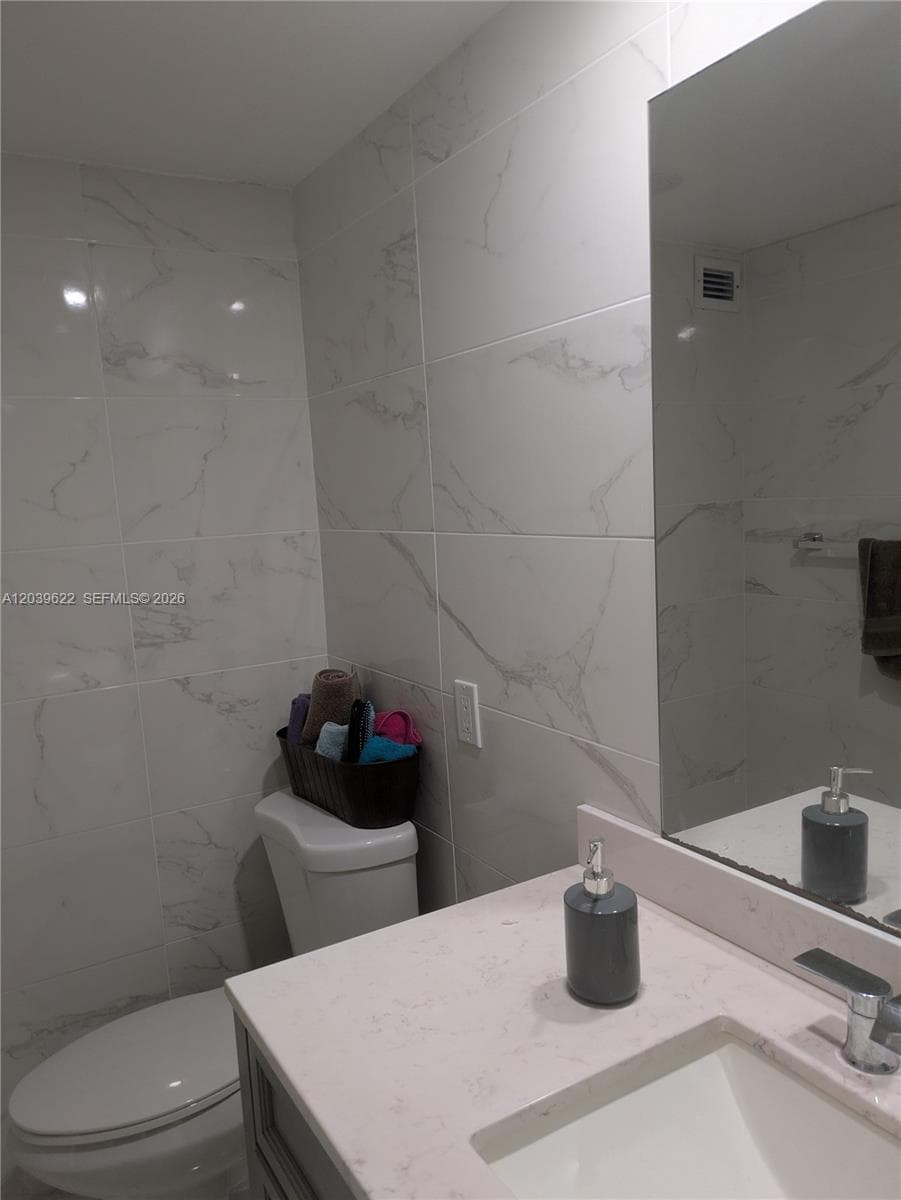 1849 S Ocean Dr 1407 photo 14