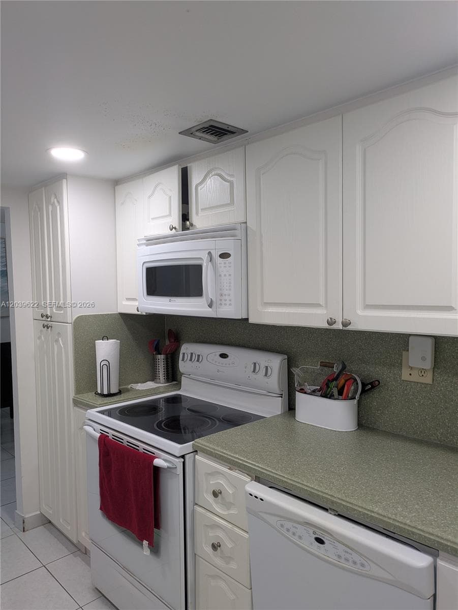 1849 S Ocean Dr 1407 photo 8