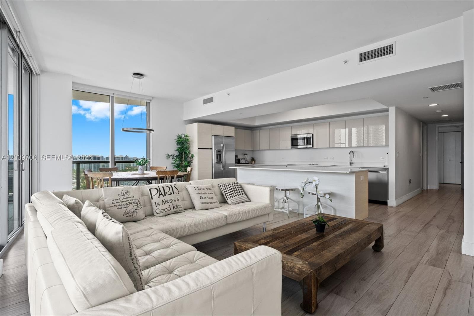 2600 E Hallandale Beach Blvd T3001 photo 4