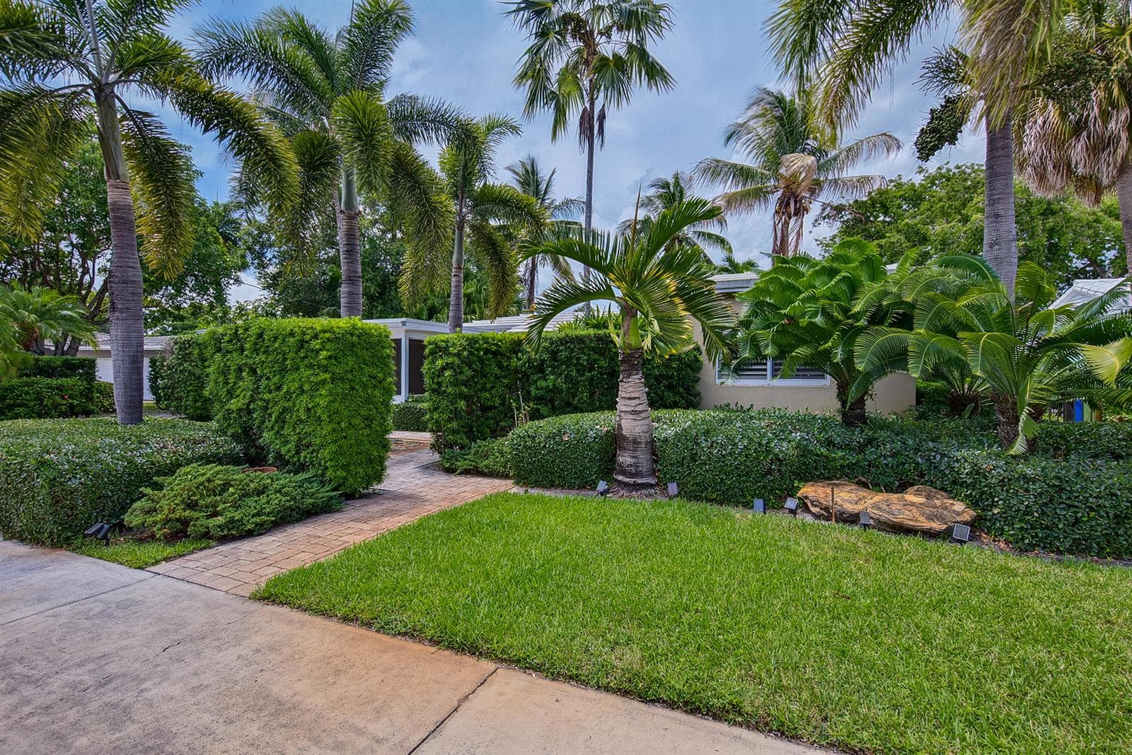 1325 Guava Isle photo 3