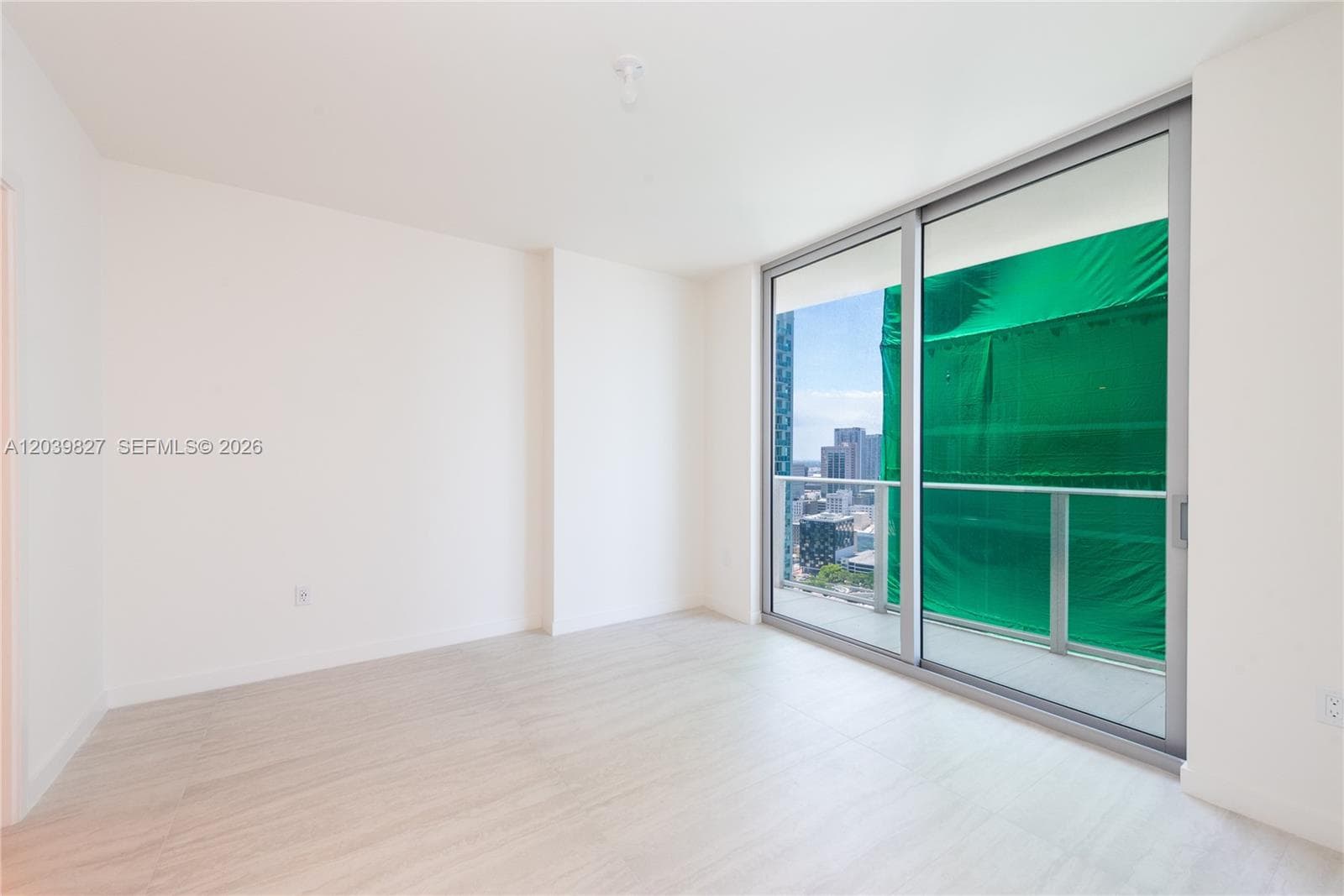 77 SE 5 3206 photo 23