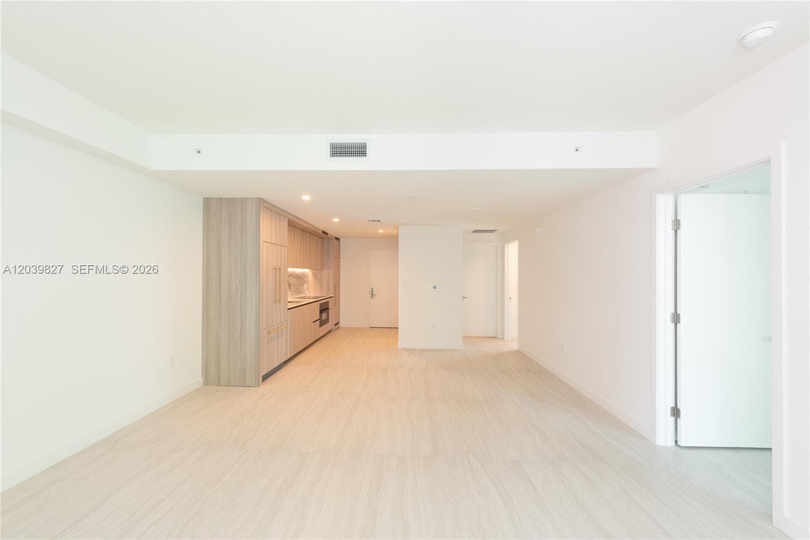 77 SE 5 3206 photo 13