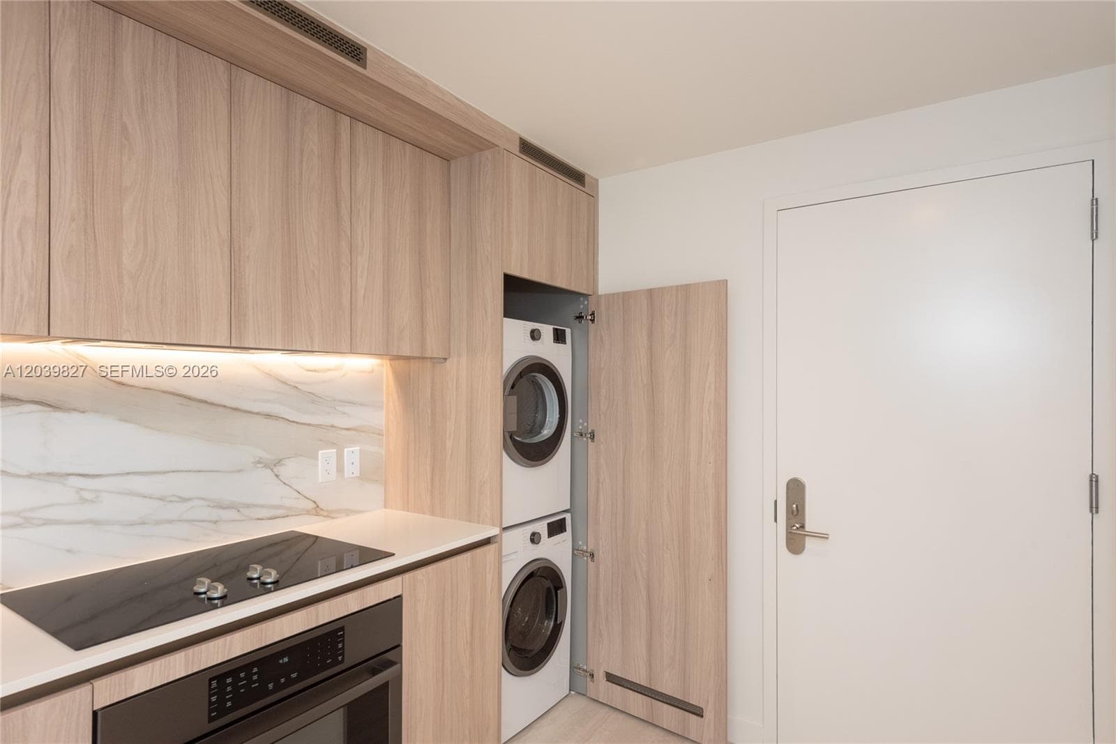 77 SE 5 3206 photo 17