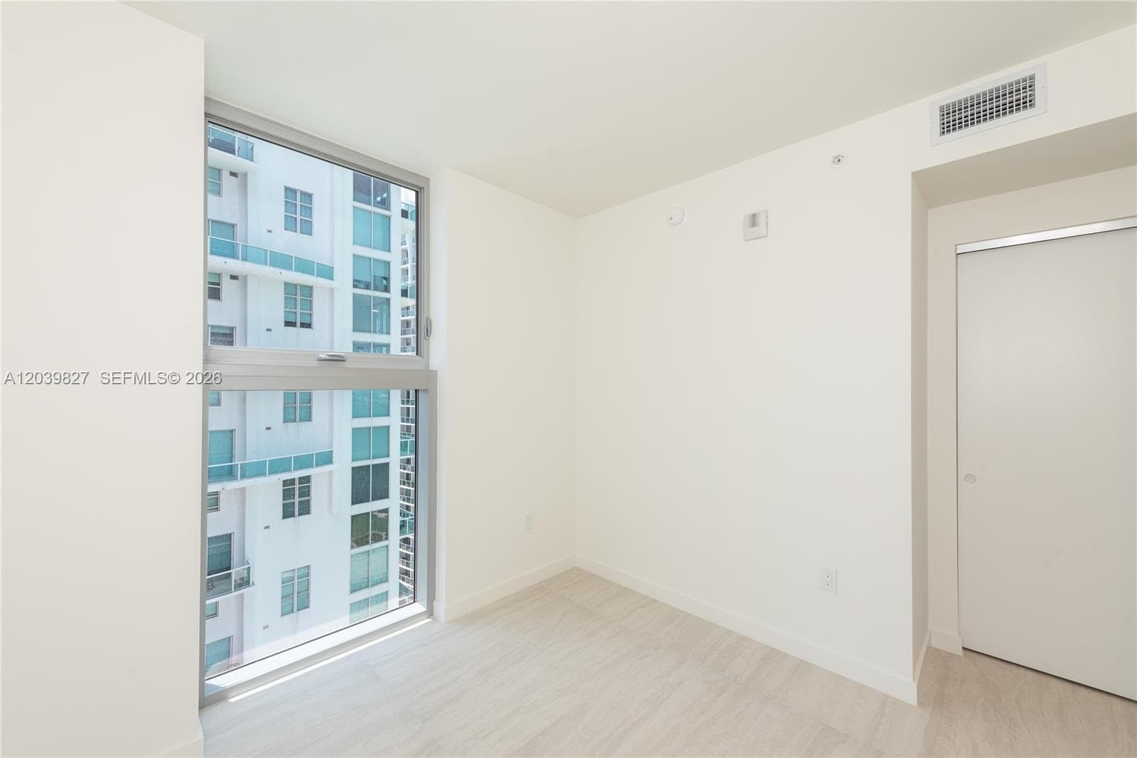 77 SE 5 3206 photo 20