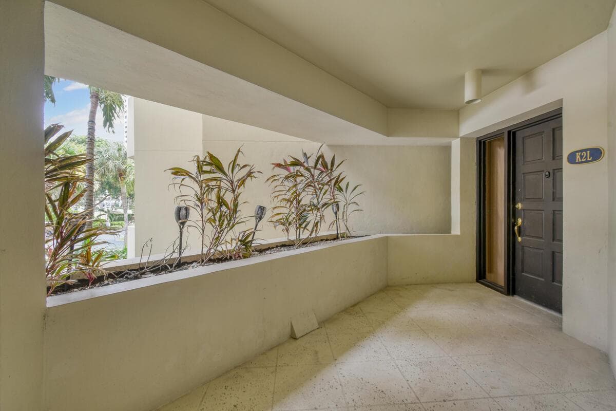 1117 Marine Way E K2l photo 5