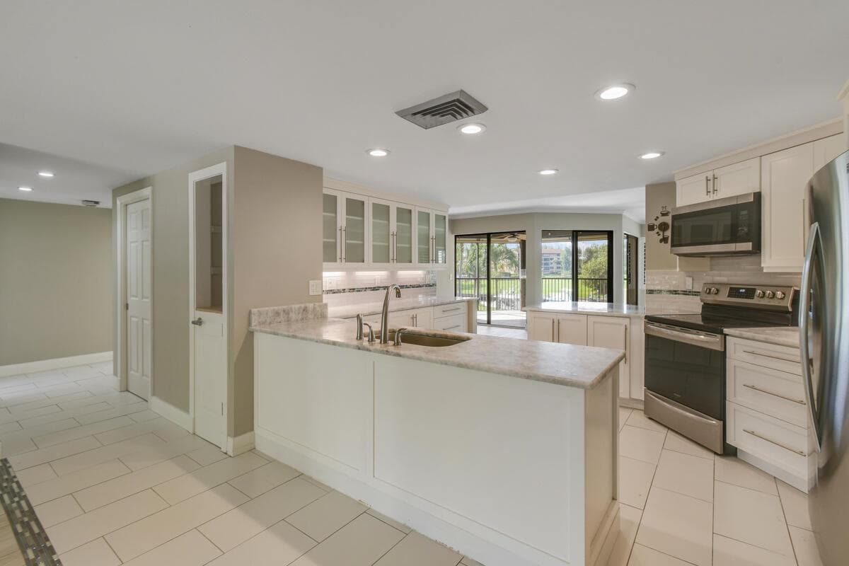 1117 Marine Way E K2l photo 8