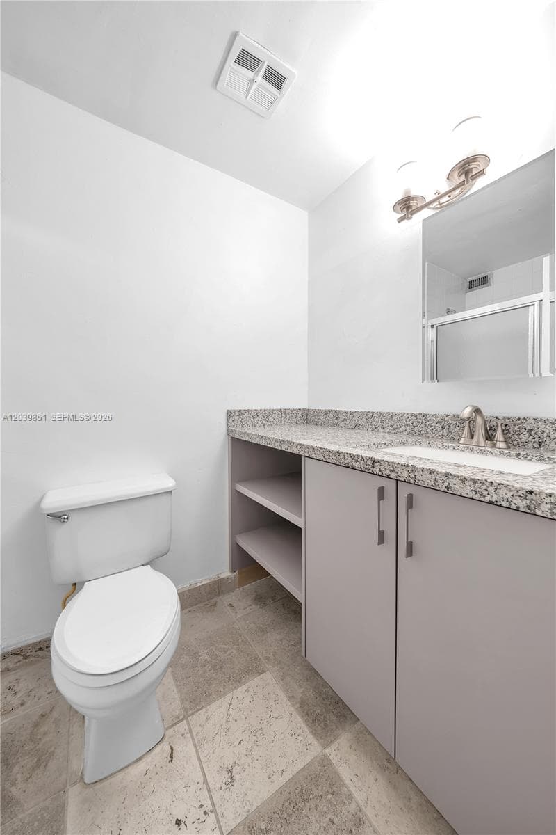 8650 SW 67th Ave 1010 photo 16