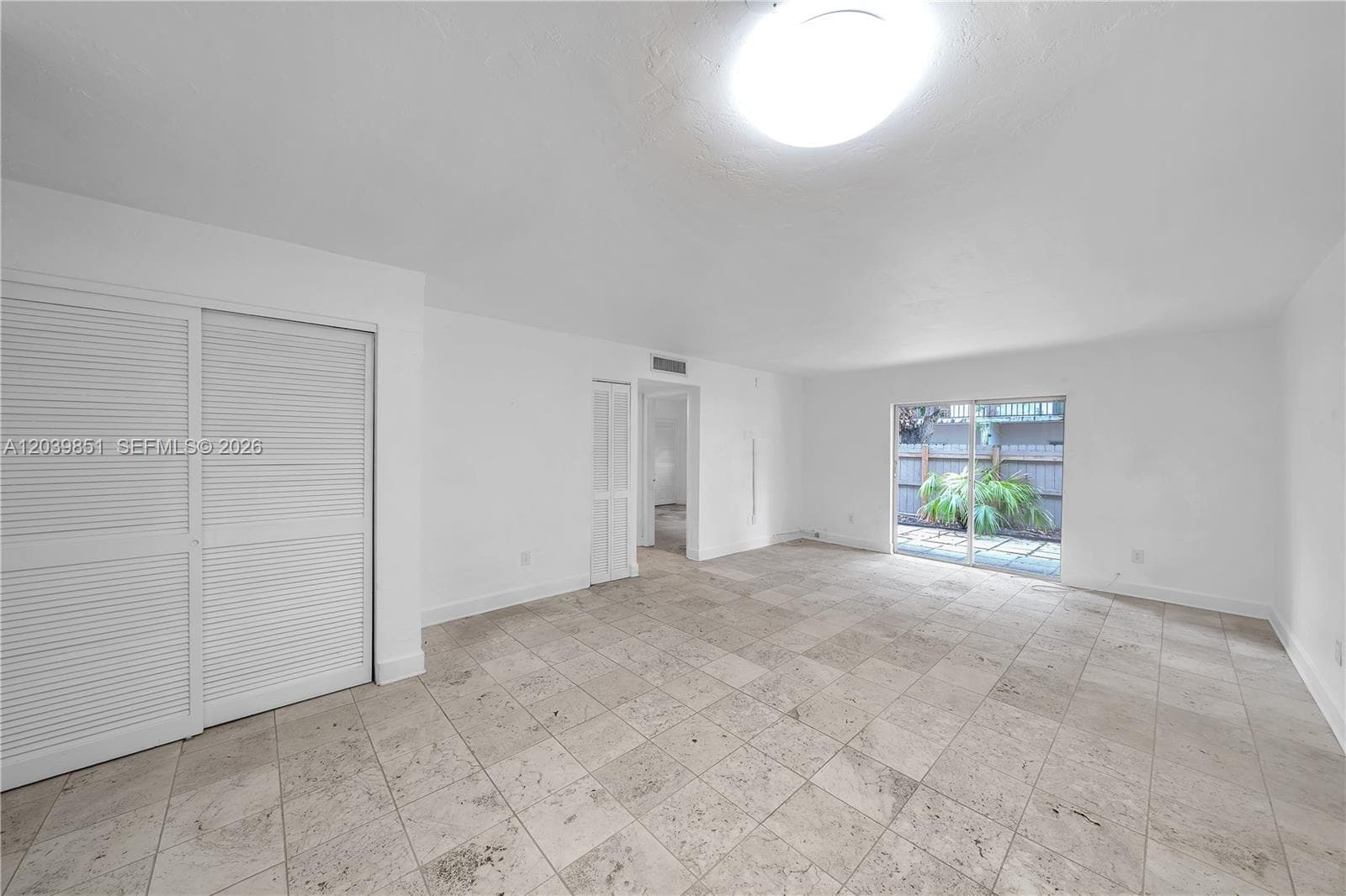 8650 SW 67th Ave 1010 photo 5