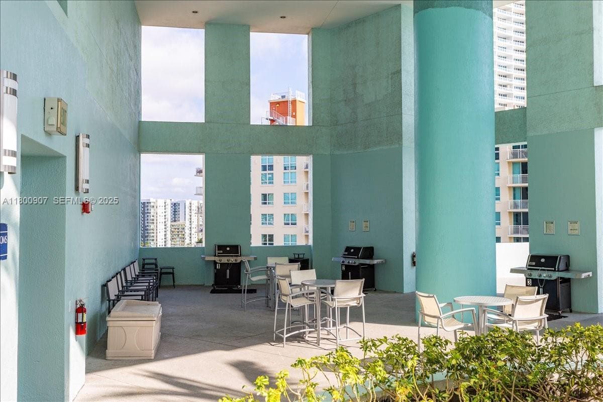 1900 N Bayshore Drive 912 photo 17