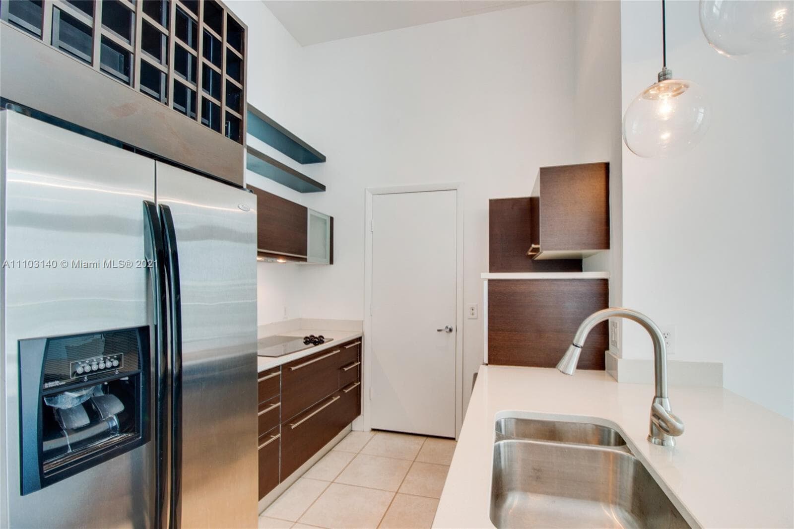 1900 N Bayshore Drive 912 photo 4
