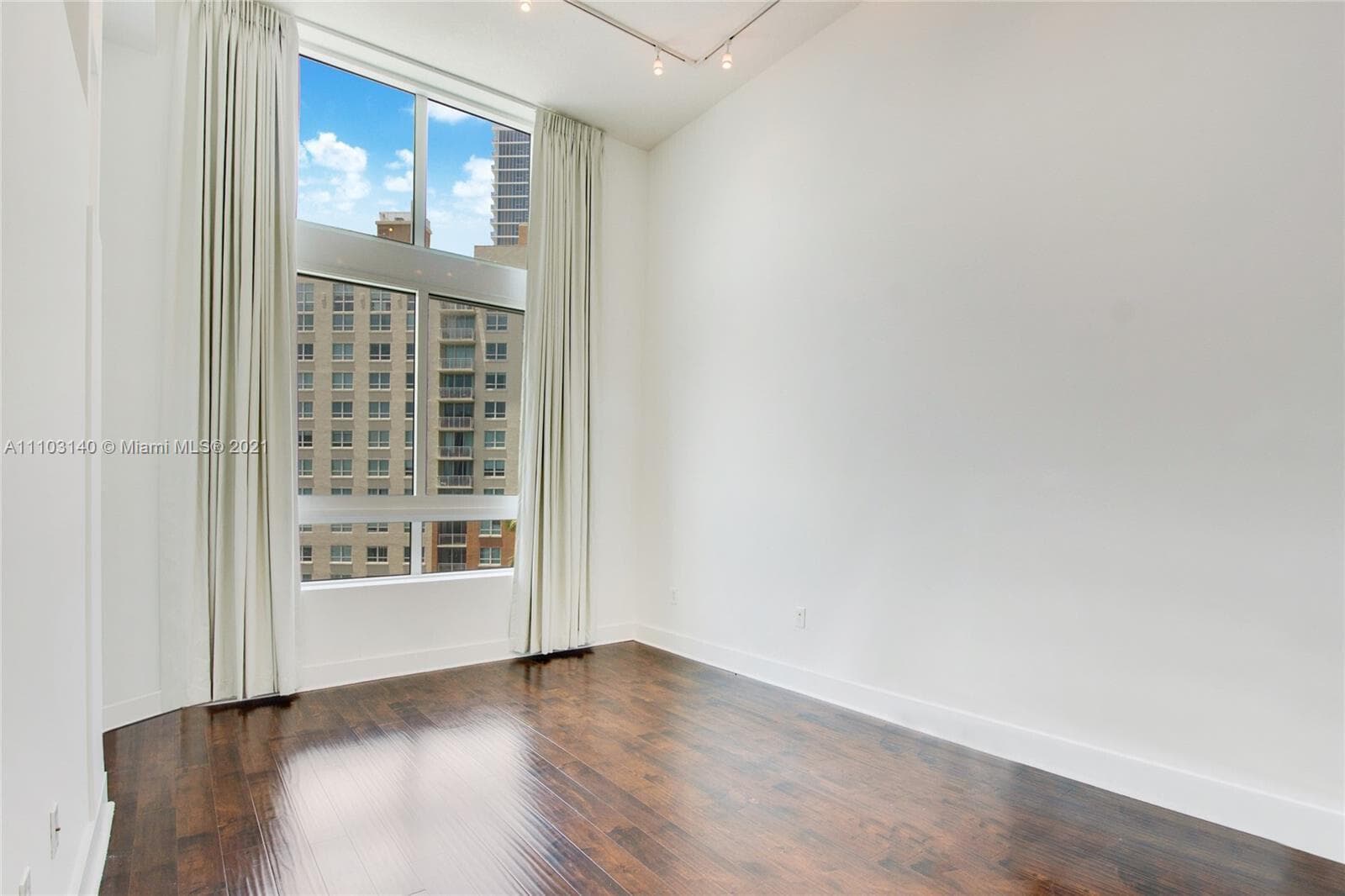 1900 N Bayshore Drive 912 photo 8