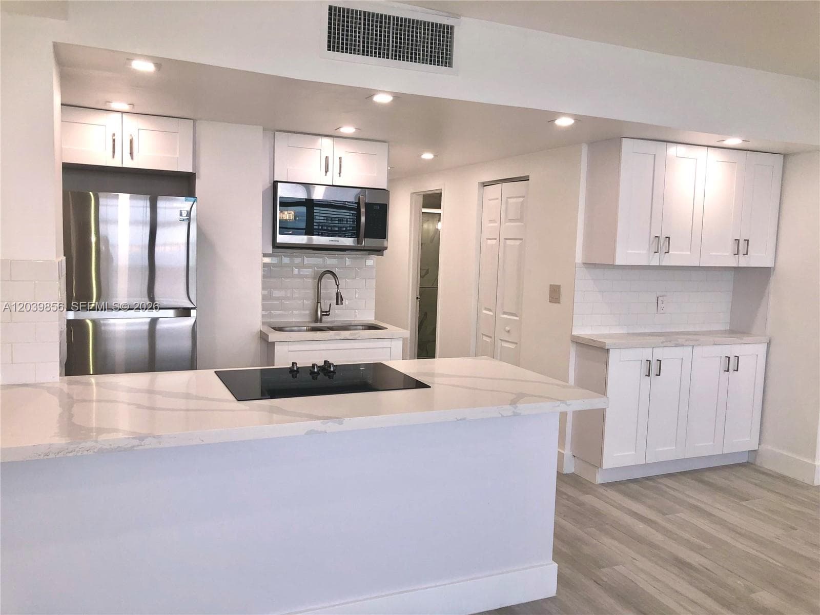 905 Brickell Bay Dr 2029 photo 2