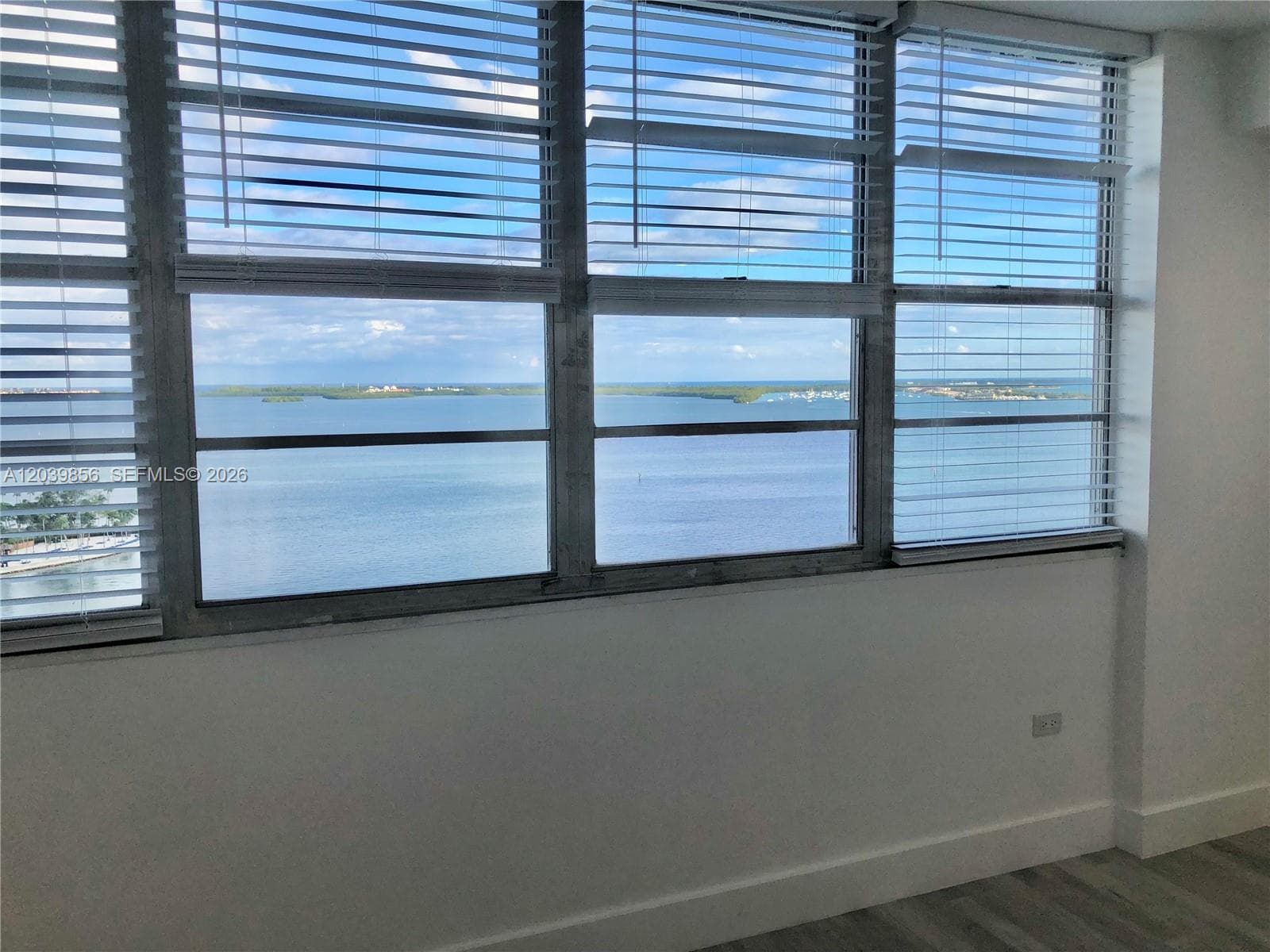 905 Brickell Bay Dr 2029 photo 4