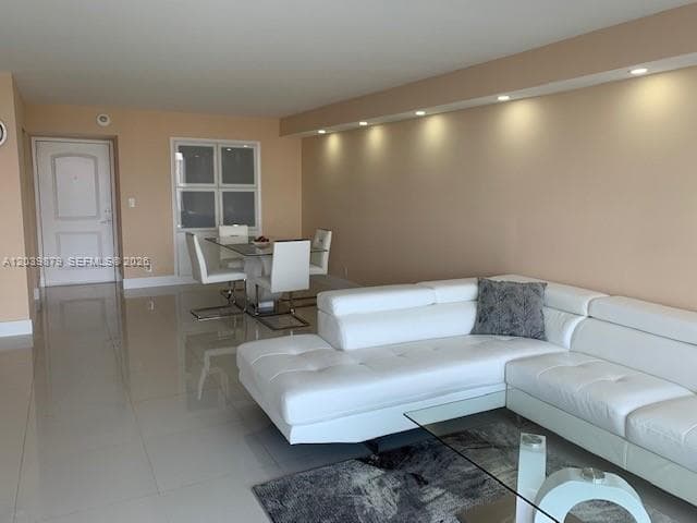 100 Bayview Dr 904 photo 4