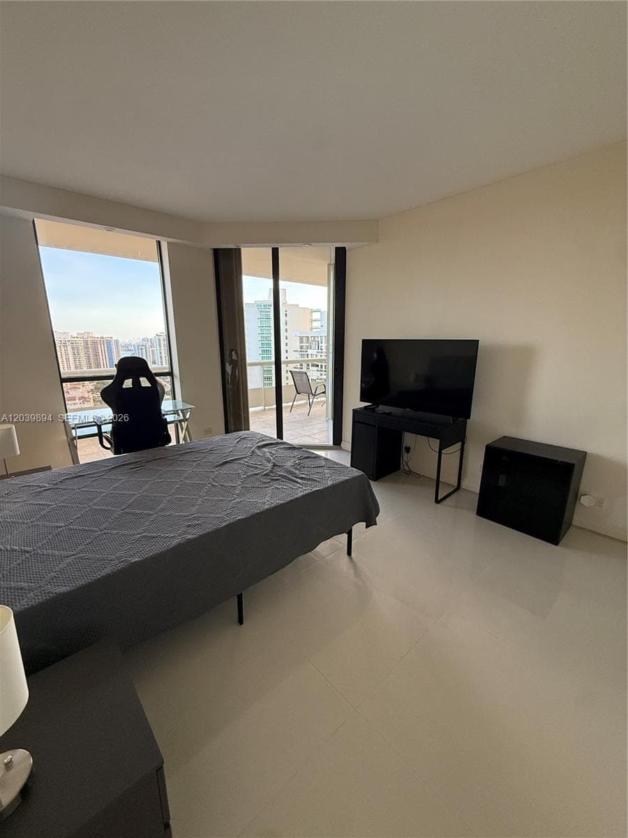 20191 E Country Club Dr TS8 photo 16