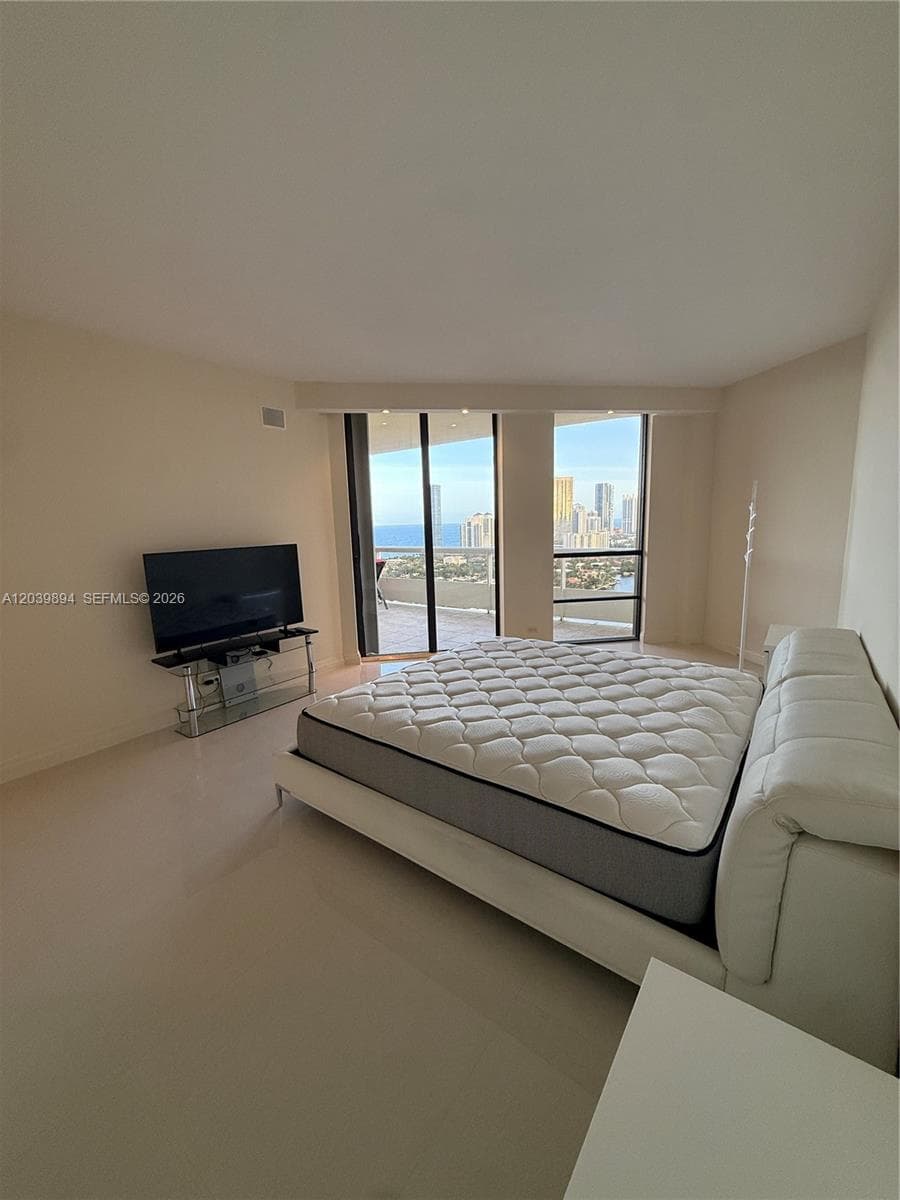 20191 E Country Club Dr TS8 photo 10