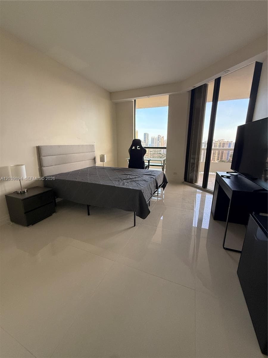 20191 E Country Club Dr TS8 photo 15