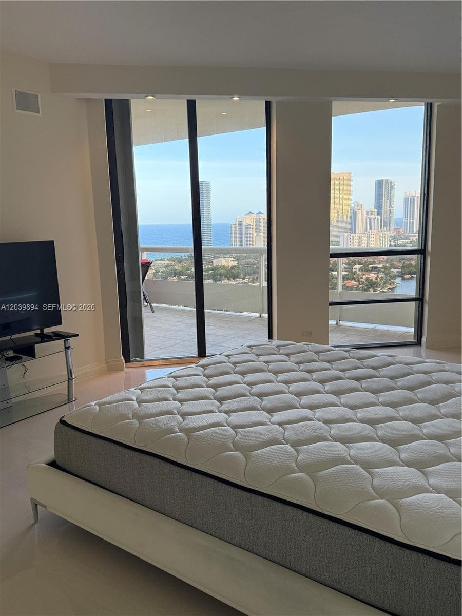 20191 E Country Club Dr TS8 photo 11
