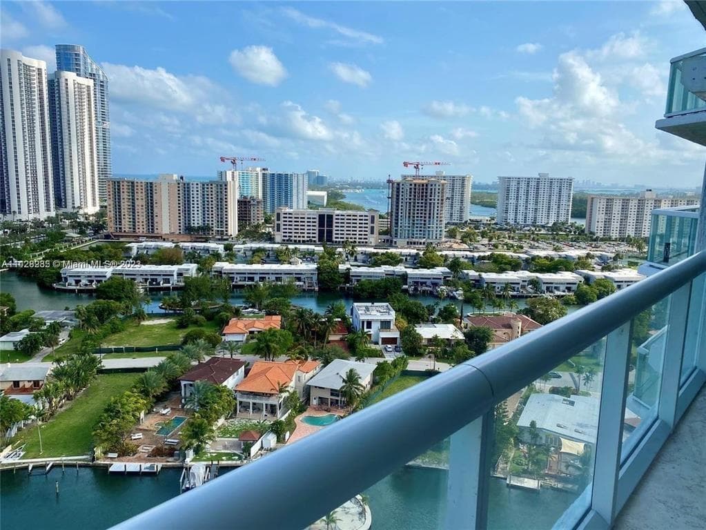 16500 Collins Avenue 2052 photo 2