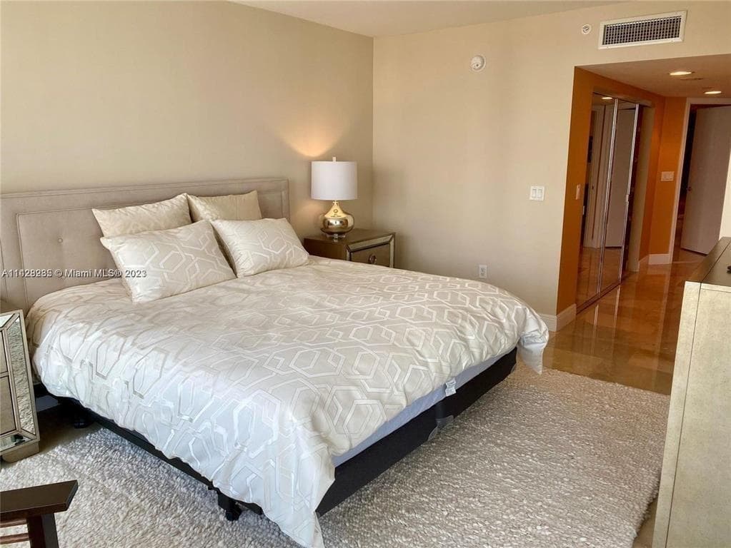 16500 Collins Avenue 2052 photo 18