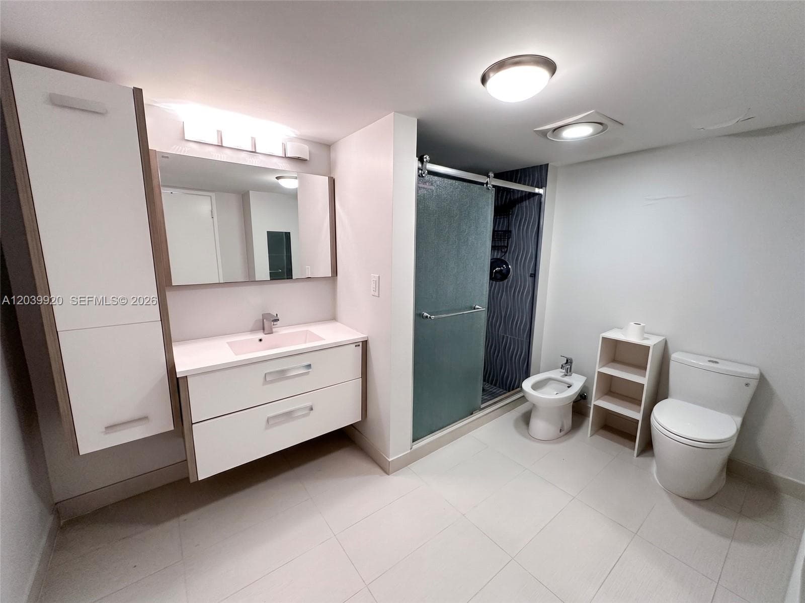 290 174th St 1117 photo 9