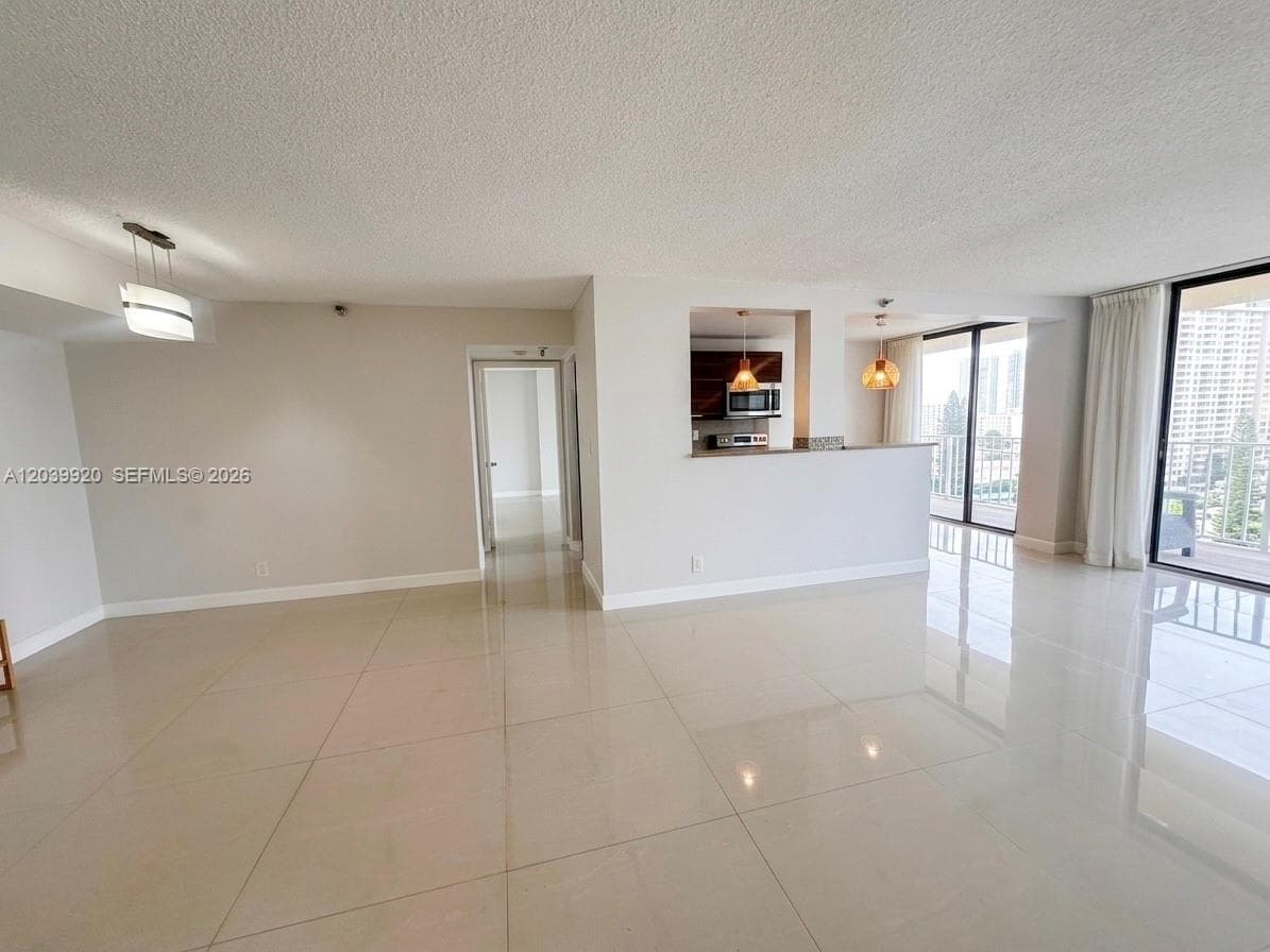 290 174th St 1117 photo 14