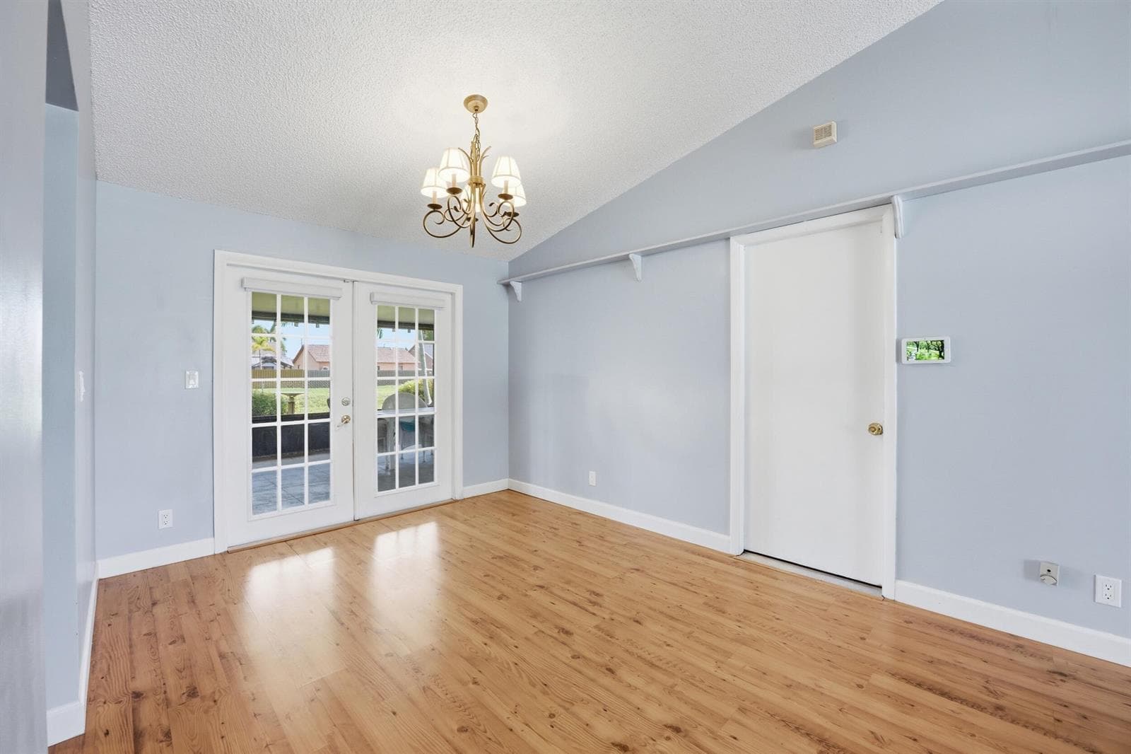 5053 N Saint John Ave Avenue N photo 13