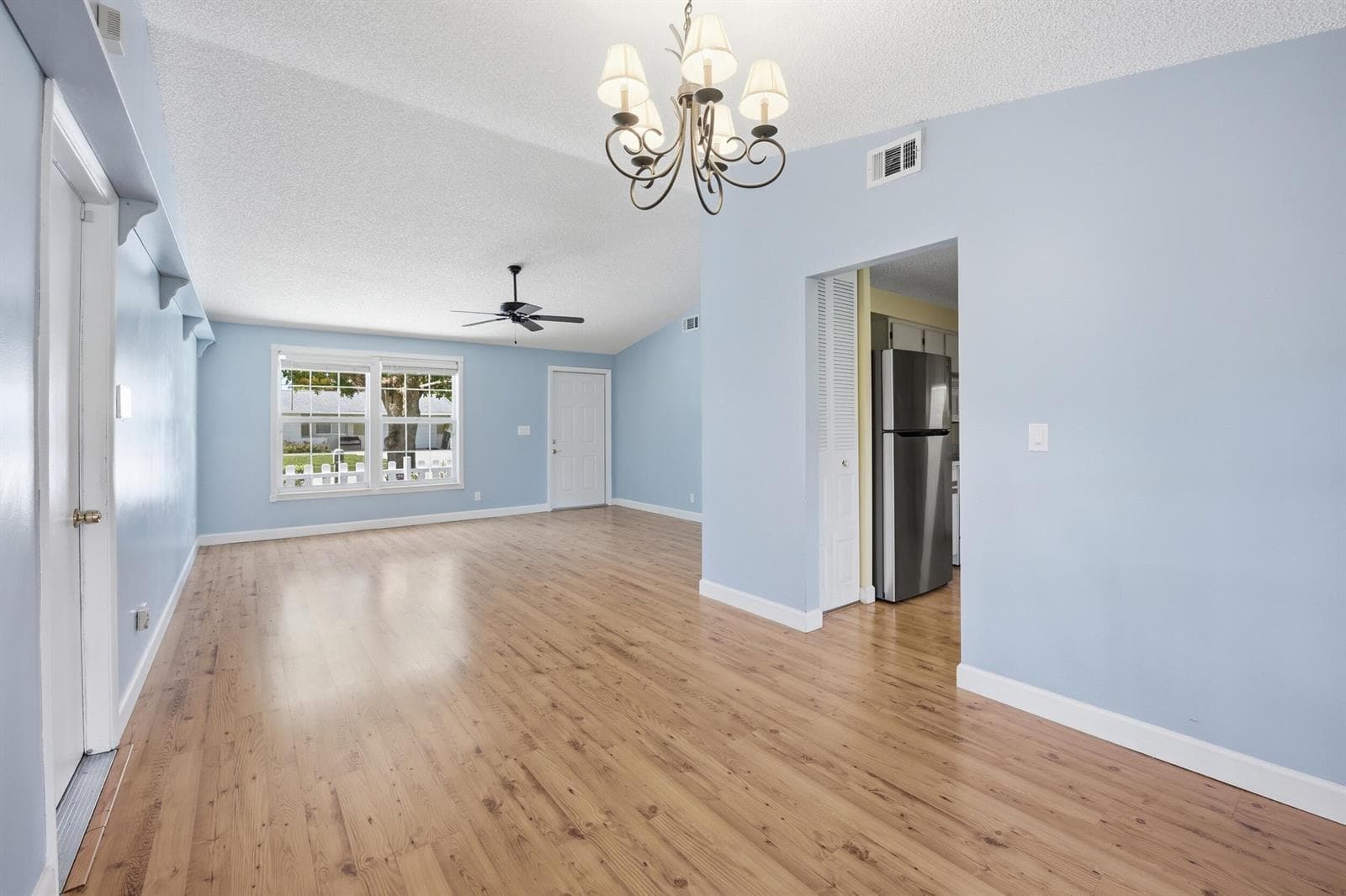 5053 N Saint John Ave Avenue N photo 10