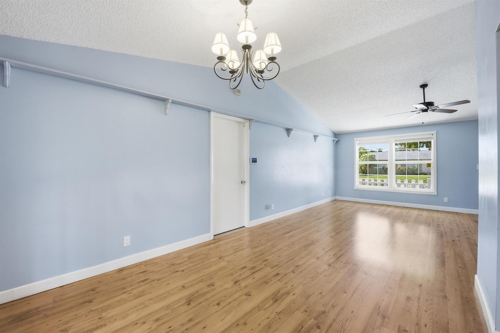 5053 N Saint John Ave Avenue N photo 11