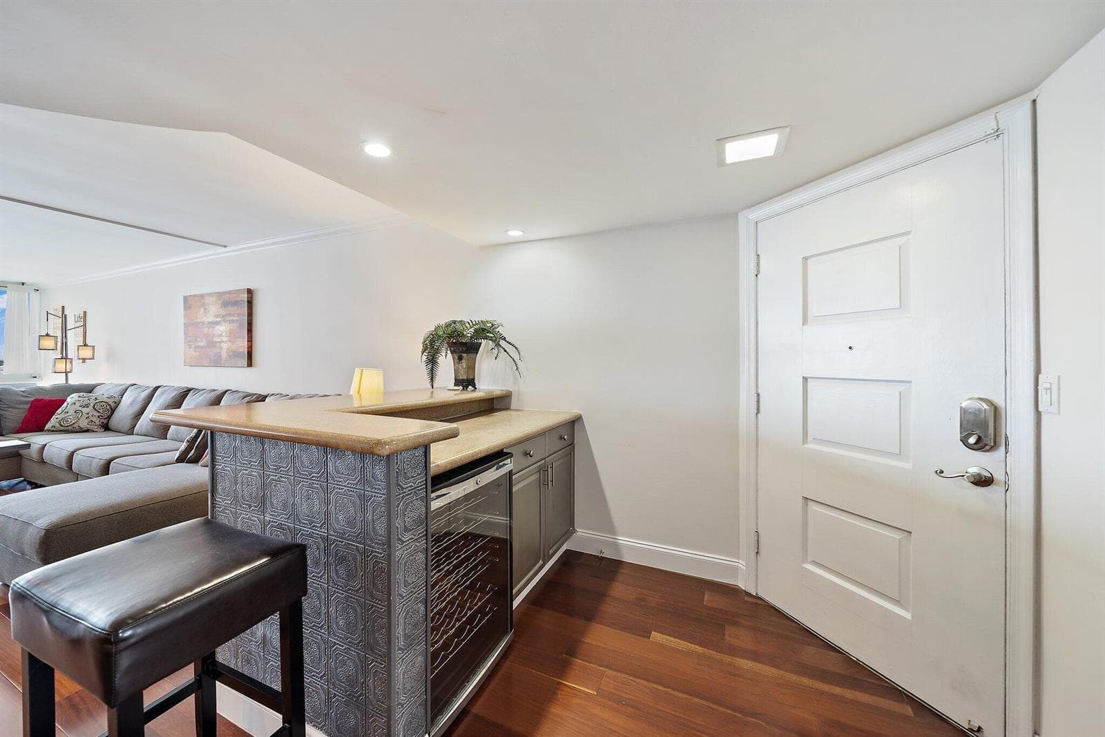 301 Lake Shore Drive 802 photo 6