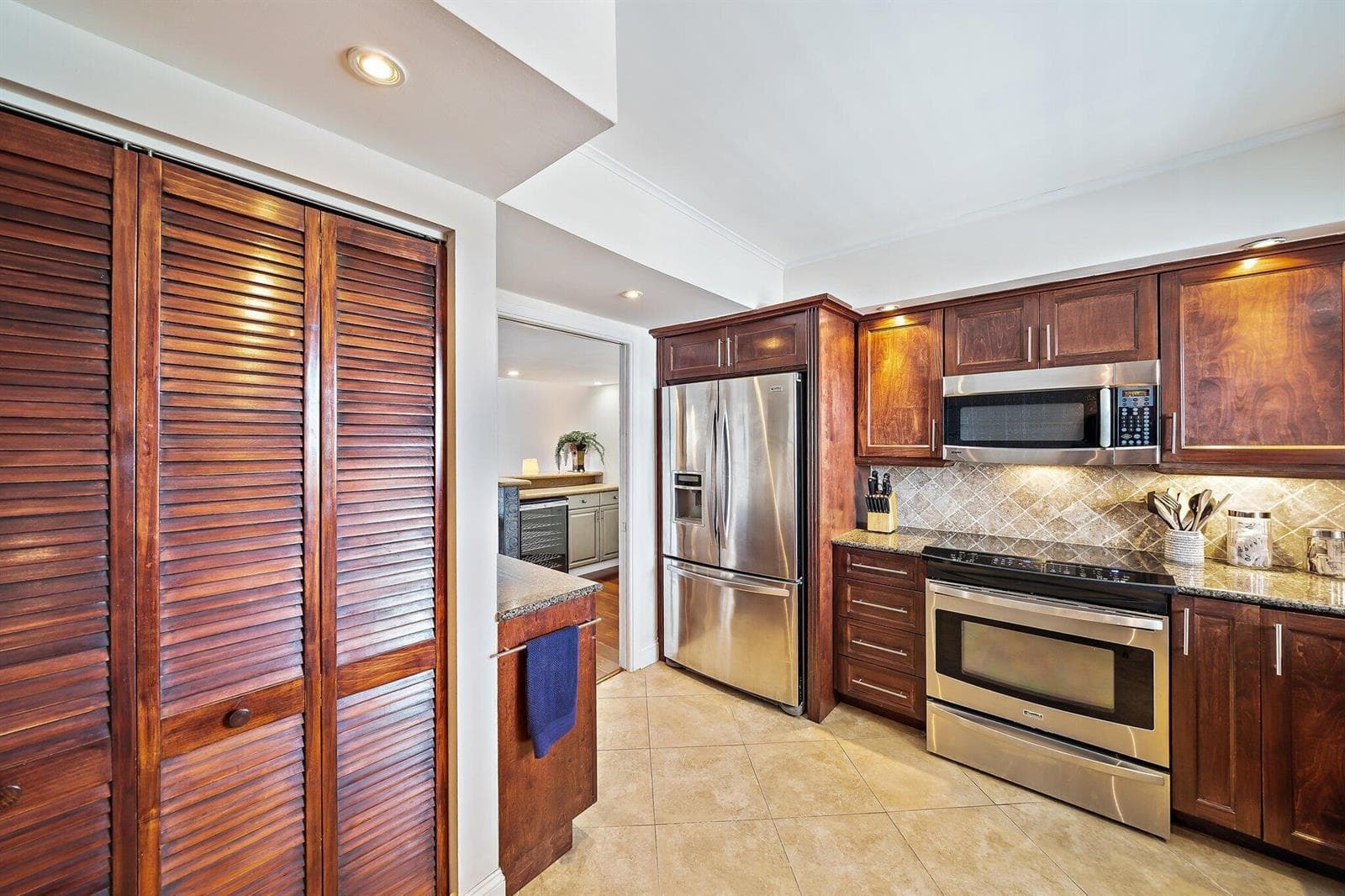 301 Lake Shore Drive 802 photo 22