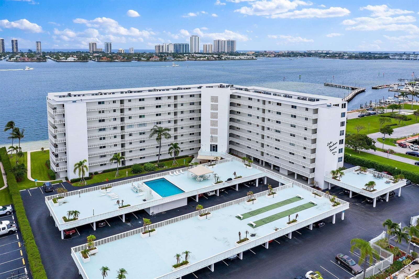 301 Lake Shore Drive 802 photo 1