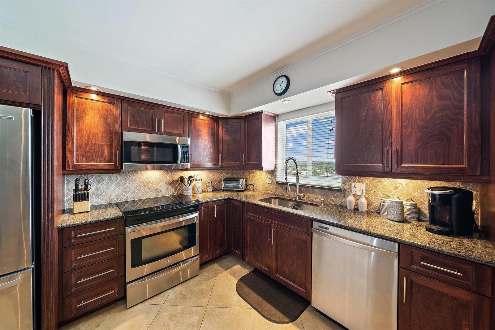 301 Lake Shore Drive 802 photo 5